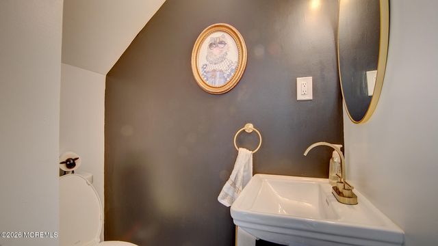 62 Jefferson Drive, Spotswood, NJ 08884