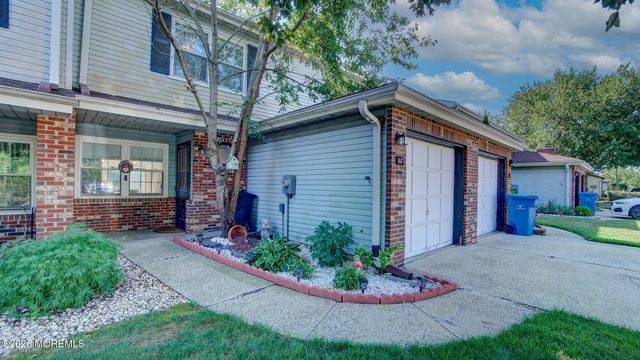62 Jefferson Drive, Spotswood, NJ 08884