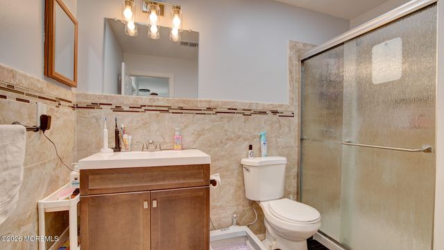 62 Jefferson Drive, Spotswood, NJ 08884