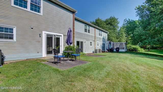 62 Jefferson Drive, Spotswood, NJ 08884