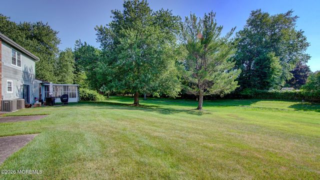 62 Jefferson Drive, Spotswood, NJ 08884