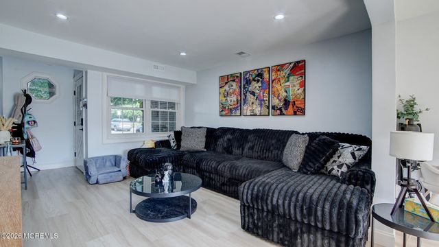 62 Jefferson Drive, Spotswood, NJ 08884