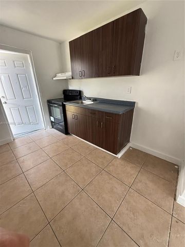 1306 NW 61st St 5, Miami, FL 33142