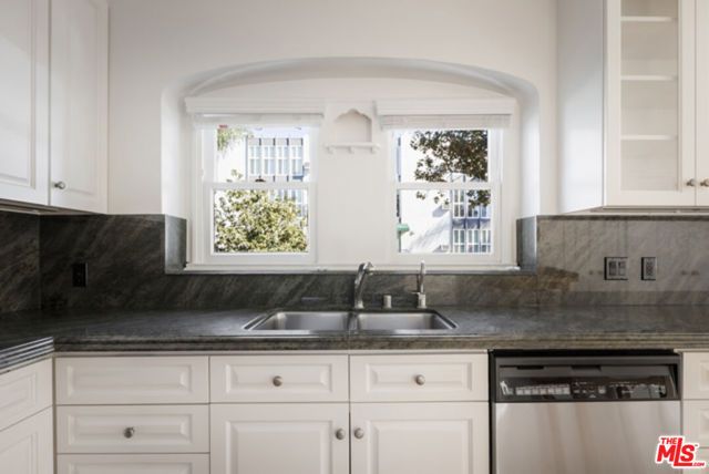 8664 W Olympic Boulevard, Los Angeles, CA 90035