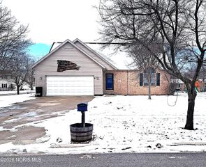 824 Sunset Drive, Findlay, OH 45840