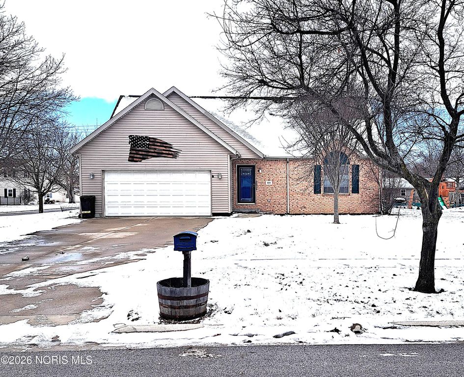 824 Sunset Drive, Findlay, OH 45840