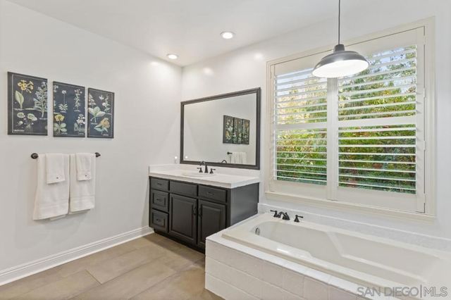 1195 Via Encinos, Fallbrook, CA 92028