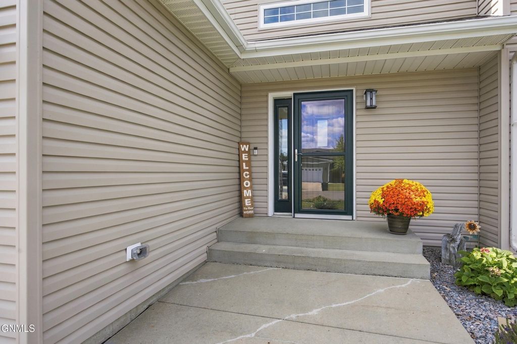 4422 10th Street W, West Fargo, ND 58078 photo 3
