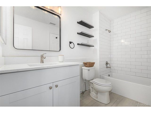 8500 E Jefferson Ave 17C, Denver, CO 80237