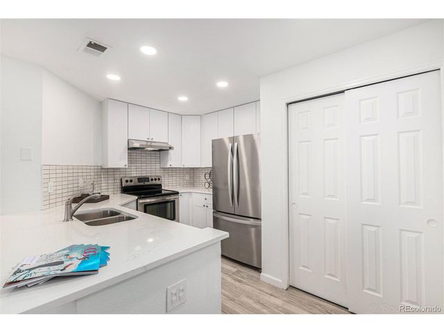 8500 E Jefferson Ave 17C, Denver, CO 80237