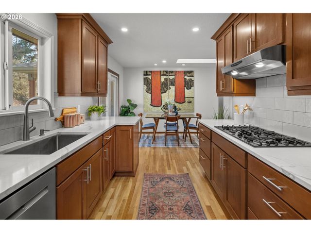 13562 Sw 63RD Pl, Portland, OR 97219