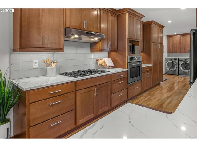 13562 Sw 63RD Pl, Portland, OR 97219