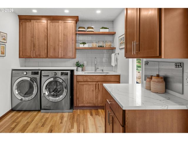 13562 Sw 63RD Pl, Portland, OR 97219