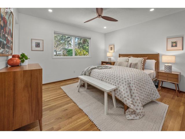 13562 Sw 63RD Pl, Portland, OR 97219