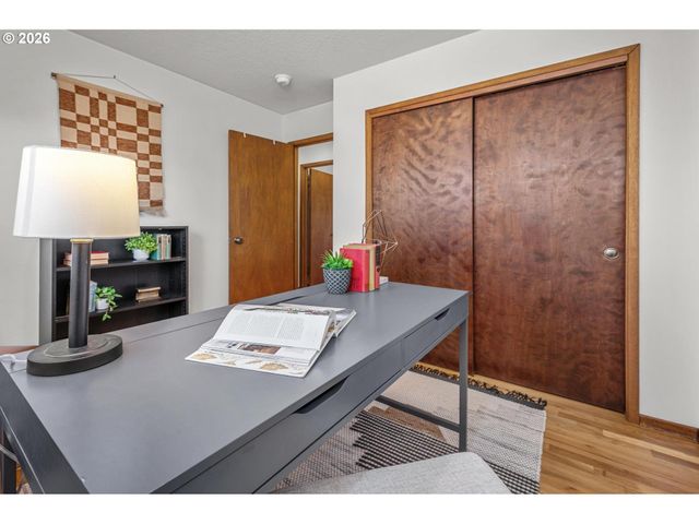 13562 Sw 63RD Pl, Portland, OR 97219