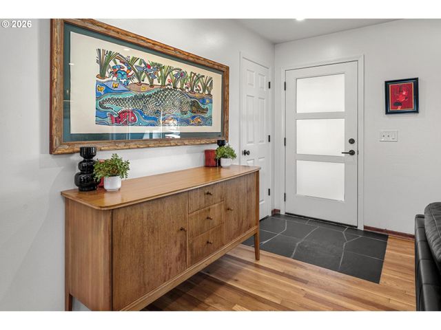 13562 Sw 63RD Pl, Portland, OR 97219