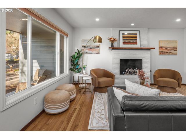 13562 Sw 63RD Pl, Portland, OR 97219