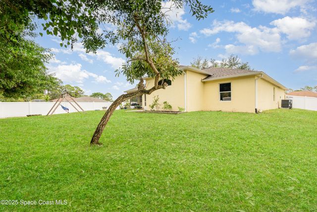 164 Shalimar Avenue NW, Palm Bay, FL 32907