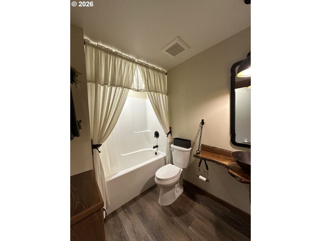 457 MCNICKOLS Rd, Goldendale, WA 98620