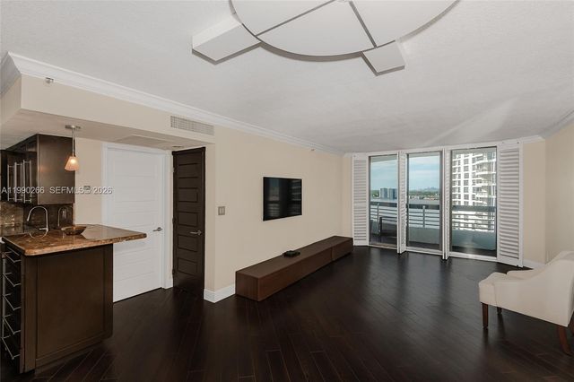 19195 NE 36th Ct 2304, Aventura, FL 33180