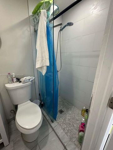685 SW 7th Ter, Dania Beach, FL 33004