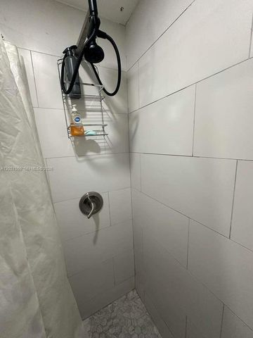 685 SW 7th Ter, Dania Beach, FL 33004