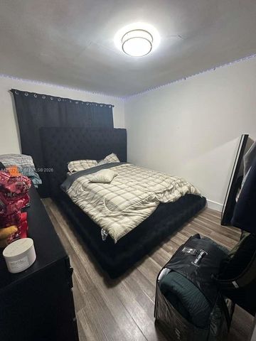 685 SW 7th Ter, Dania Beach, FL 33004