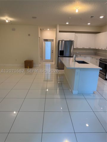 4640 NW 84 16, Doral, FL 33166