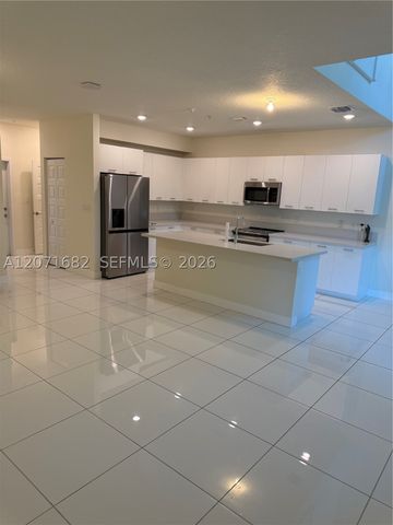 4640 NW 84 16, Doral, FL 33166