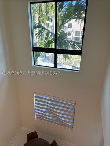 4640 NW 84 16, Doral, FL 33166