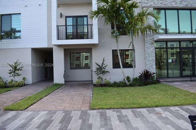 4640 NW 84 16, Doral, FL 33166