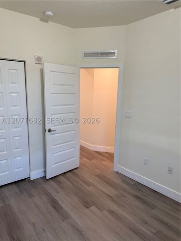 4640 NW 84 16, Doral, FL 33166