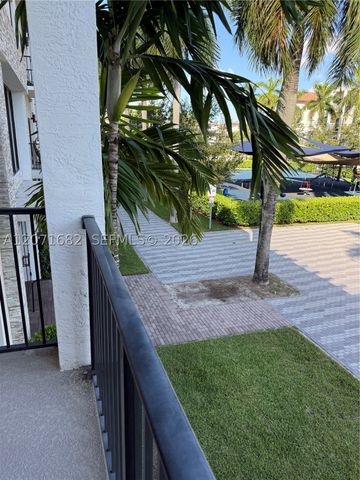 4640 NW 84 16, Doral, FL 33166