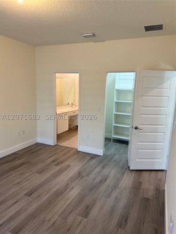 4640 NW 84 16, Doral, FL 33166