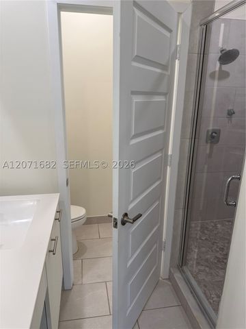4640 NW 84 16, Doral, FL 33166
