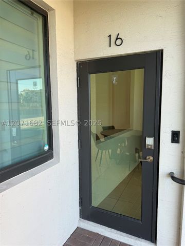 4640 NW 84 16, Doral, FL 33166