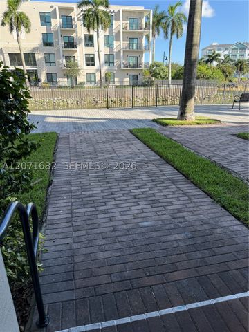 4640 NW 84 16, Doral, FL 33166
