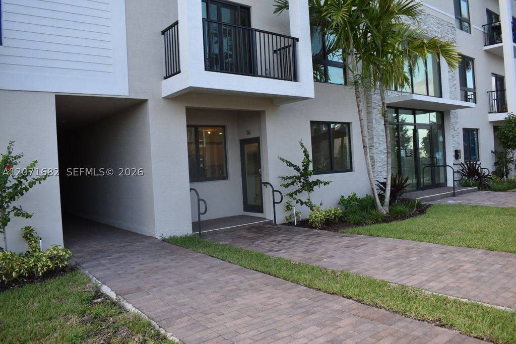 4640 NW 84 16, Doral, FL 33166