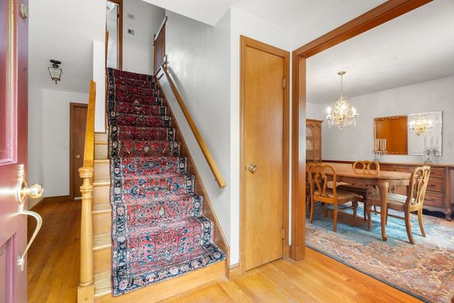 40 Cape Cod Ln, Milton, MA 02186