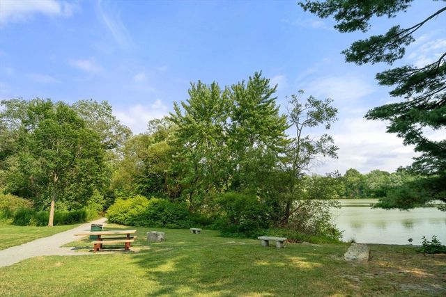 40 Cape Cod Ln, Milton, MA 02186