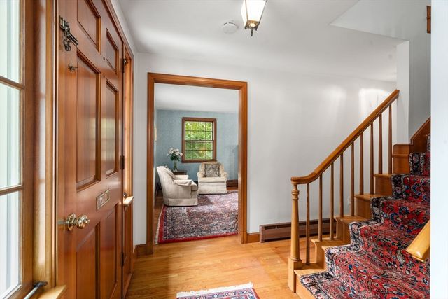 40 Cape Cod Ln, Milton, MA 02186