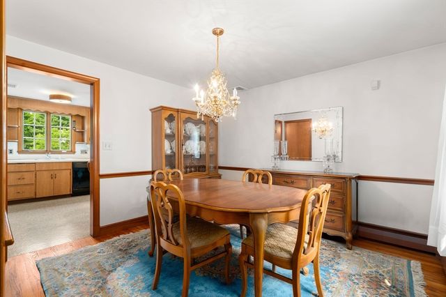 40 Cape Cod Ln, Milton, MA 02186