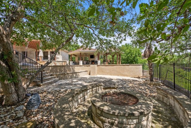 22126 Briarcliff Drive, Spicewood, TX 78669