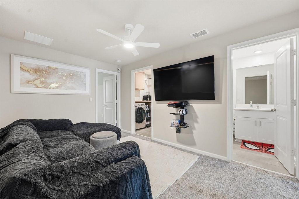 Image 11 of property listing at 3905 SE Mentmore Lane, Stuart, FL 34997