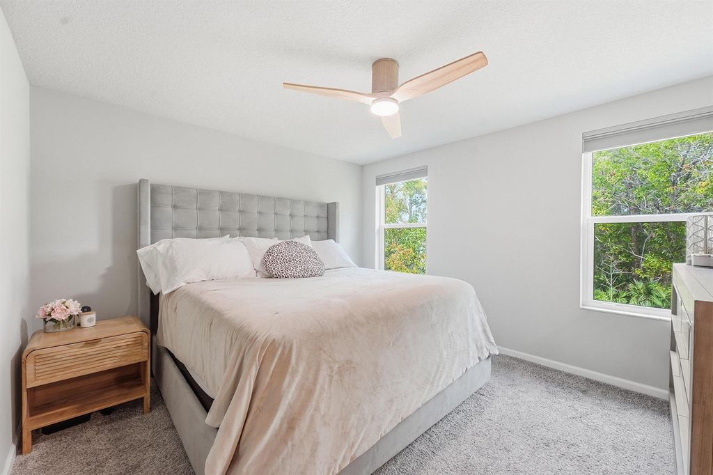 Image 14 of property listing at 3905 SE Mentmore Lane, Stuart, FL 34997