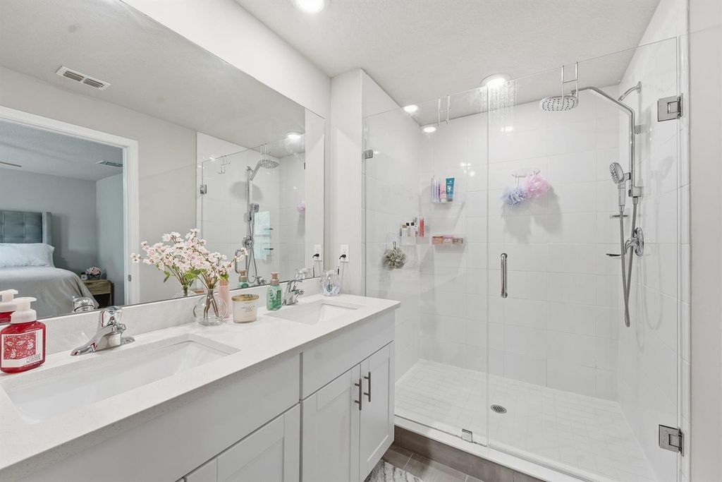 Image 17 of property listing at 3905 SE Mentmore Lane, Stuart, FL 34997