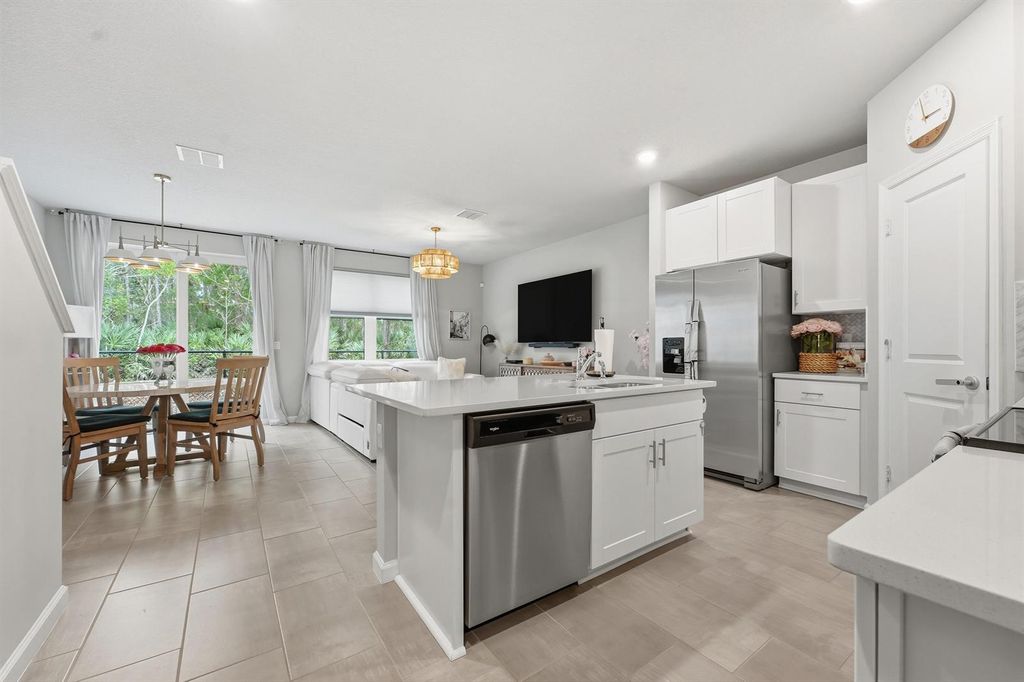 Image 2 of property listing at 3905 SE Mentmore Lane, Stuart, FL 34997