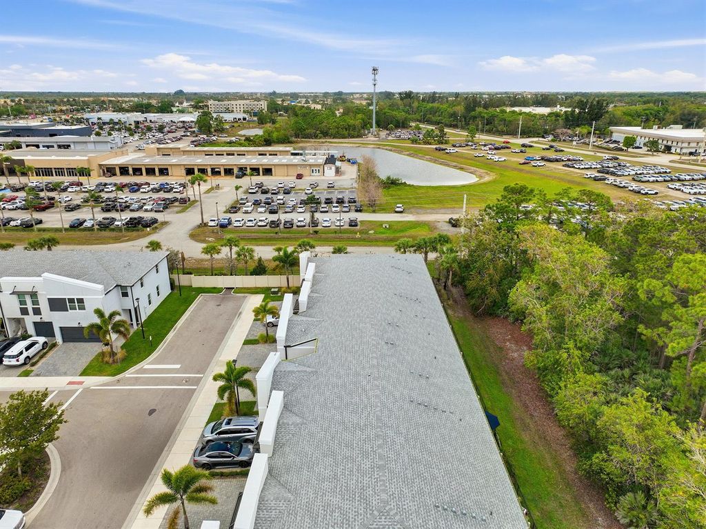 Image 35 of property listing at 3905 SE Mentmore Lane, Stuart, FL 34997