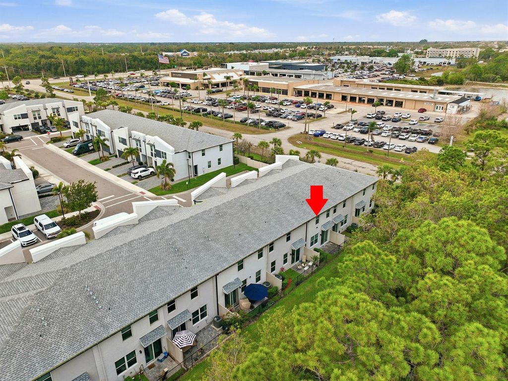 Image 36 of property listing at 3905 SE Mentmore Lane, Stuart, FL 34997