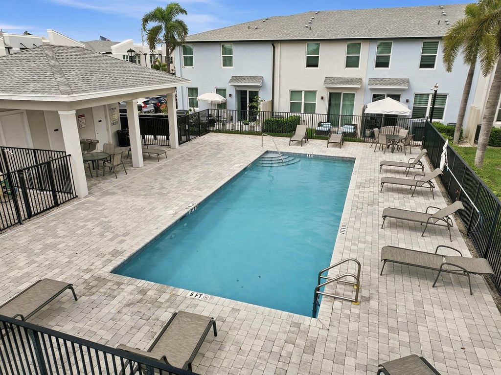 Image 40 of property listing at 3905 SE Mentmore Lane, Stuart, FL 34997